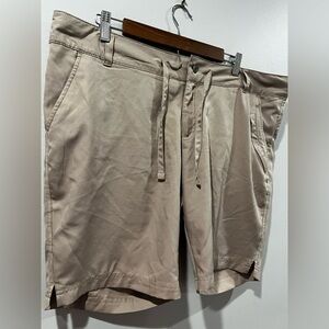 Magellan XXL Khaki shorts